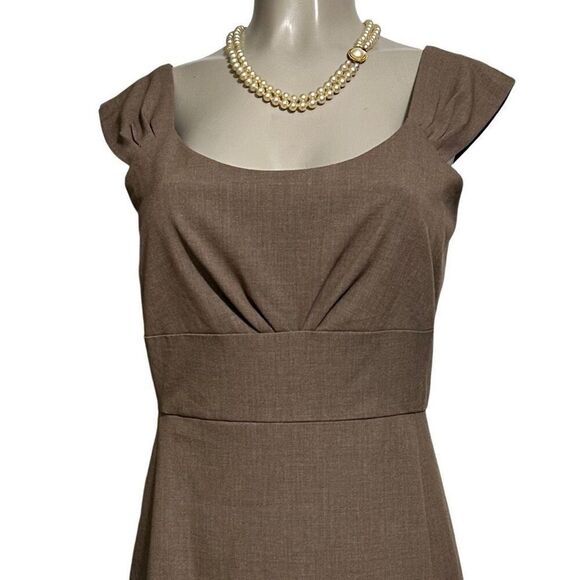 New York and Company Dress Women's Size 10 Tan Cap Sleeves Sheath Empire Waist - Picture 2 of 11
